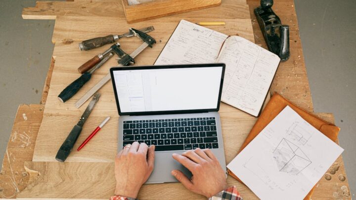 découvrez les avantages du travail à distance : flexibilité, équilibre entre vie professionnelle et personnelle, et productivité accrue. explorez des conseils pratiques pour réussir votre expérience de télétravail.