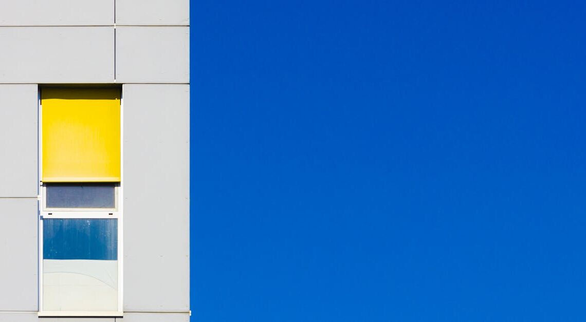 découvrez le minimalisme, un style de vie et une esthétique qui privilégient la simplicité et l'élégance. explorez comment réduire le superflu pour mieux apprécier l'essentiel, améliorer votre bien-être mental et créer un environnement apaisant.
